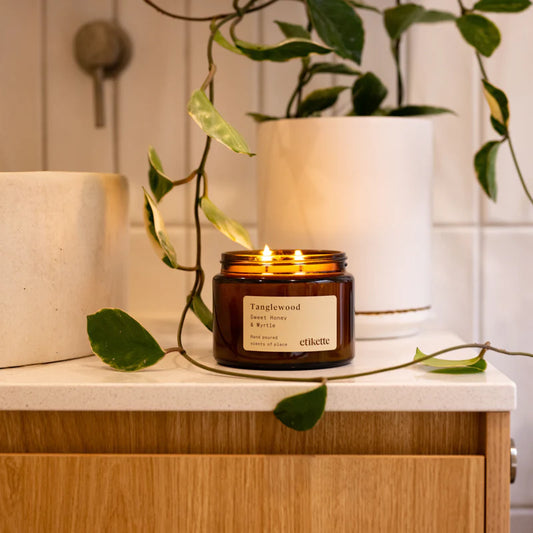 Etikette Candle - Tanglewood in Sweet Honey & Myrtle